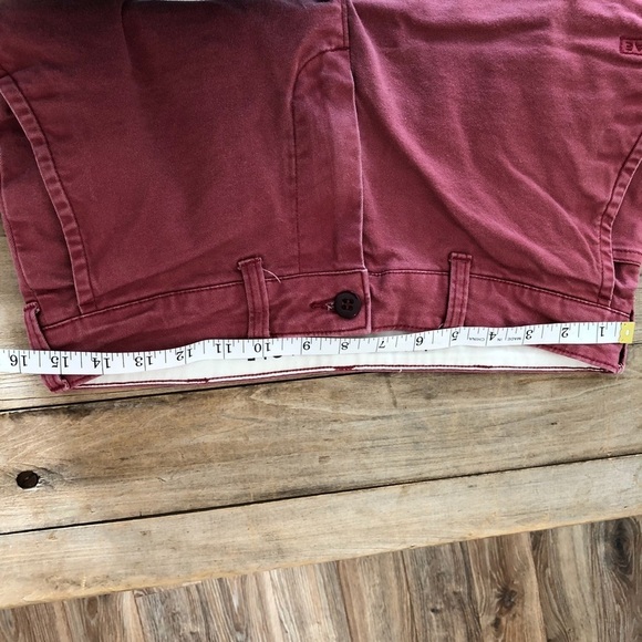 AEO faded red slim fit shorts, 28 - Picture 8 of 11
